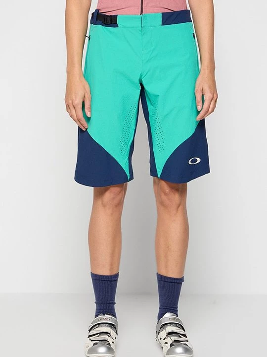 Foto van product Korte fietsbroek Oakley groen