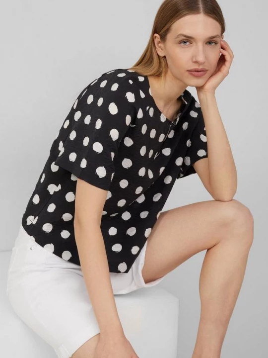 Foto van product Kortere blouse van een gestructureerde viscosemix s.Oliver zwart