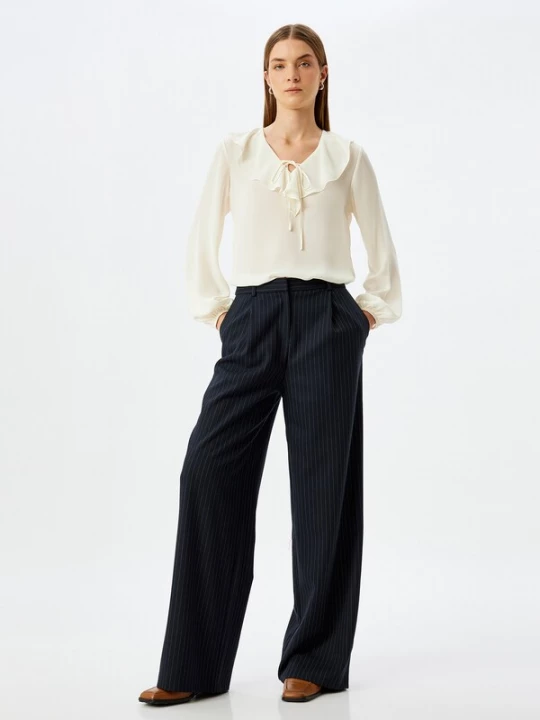 Foto van product Koton Blouse offwhite