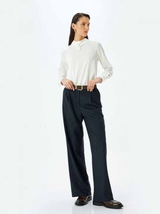 Foto van product Koton Blouse offwhite
