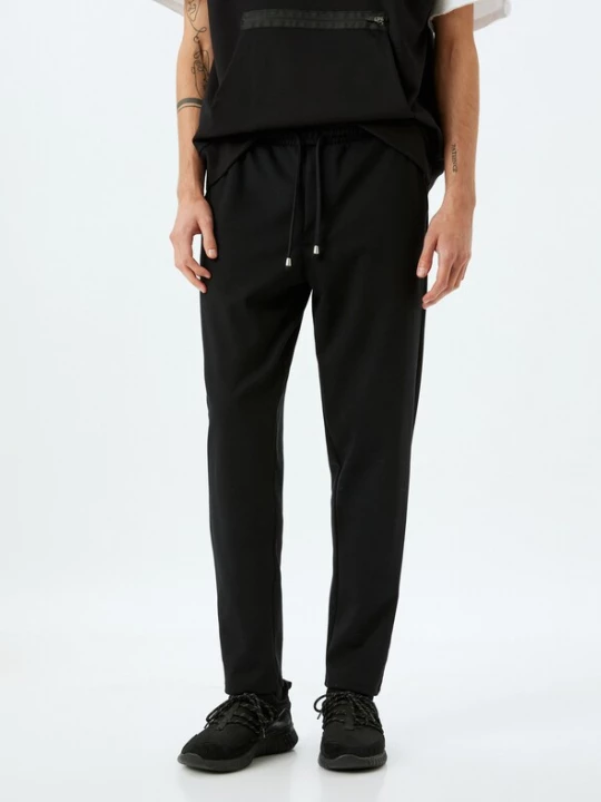 Foto van product Koton Broek zwart