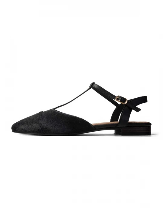 Foto van product L37 HANDMADE SHOES Instappers 'A KISS BEFORE DAWN' zwart