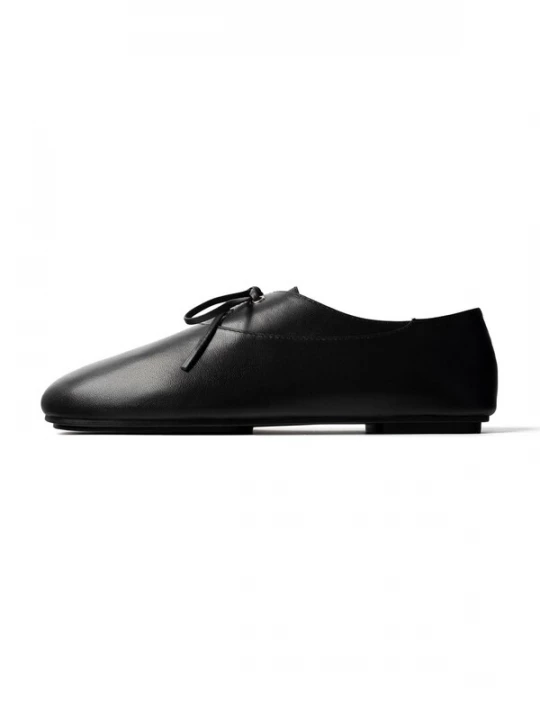 Foto van product L37 HANDMADE SHOES Instappers 'A SLOW DANCE AWAY' zwart
