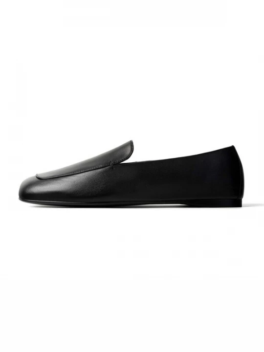 Foto van product L37 HANDMADE SHOES Instappers 'MOON PARADE' zwart