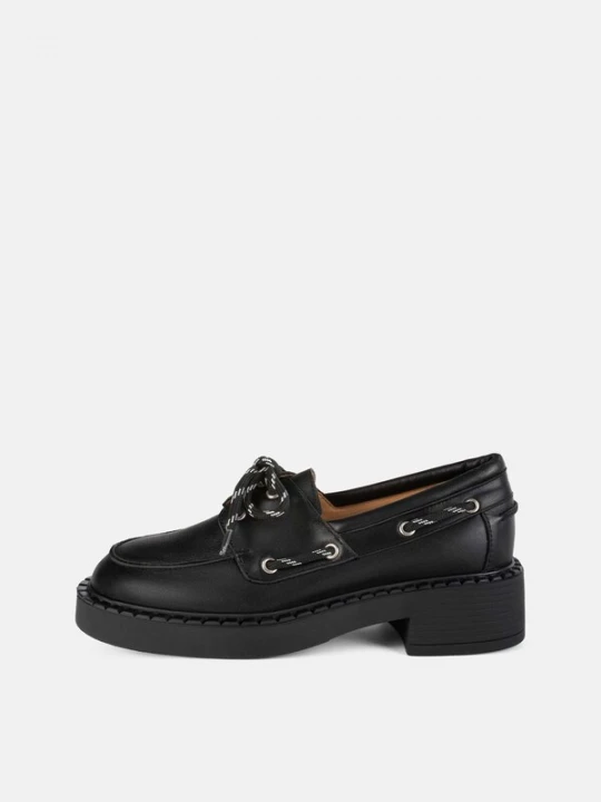 Foto van product L37 HANDMADE SHOES Instappers 'STARDUST' zwart