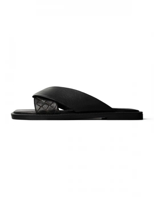 Foto van product L37 HANDMADE SHOES Instappers 'VICTORY' zwart