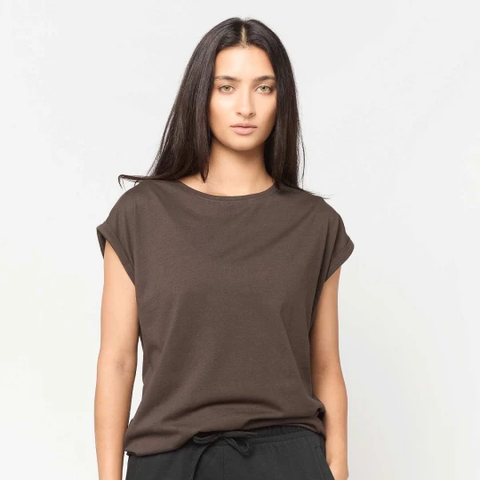 Foto van product Ladies Extended Shoulder Tee Urban Classics bruin