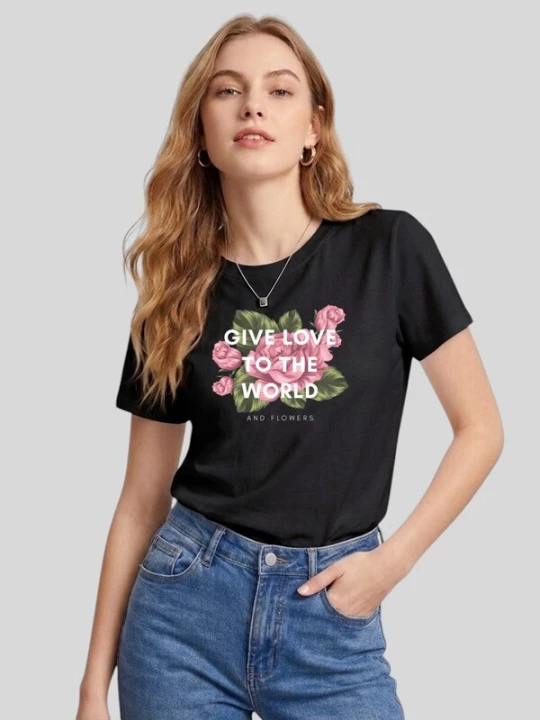 Foto van product LapaPlus Shirt 'Women Pink Rose Print T-Shirt' zwart