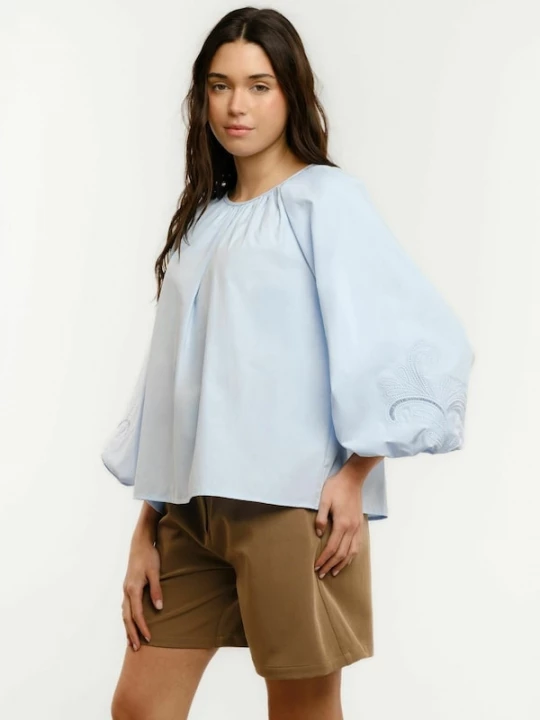 Foto van product Liberte Essentiel Top ' RIKKE ' lichtblauw
