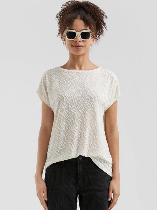Foto van product Licht transparant oversized shirt met burn-out patroon QS crème