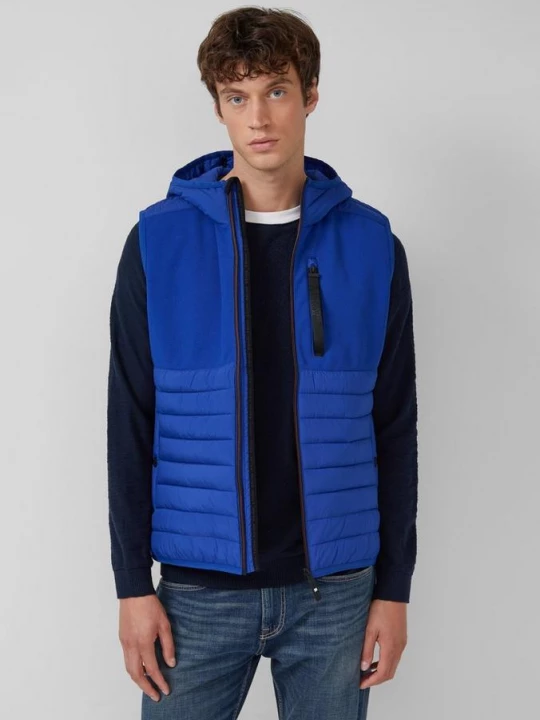 Foto van product Lichtgewicht vest gemaakt van een mix van materialen met een capuchon s.Oliver blauw