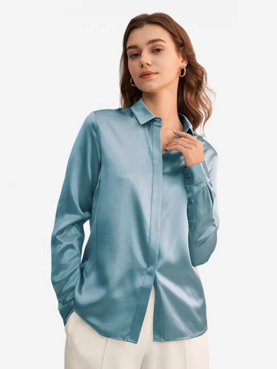 Foto van product Lilysilk Blouse 'Basic Seidenhemd mit verdeckter Knopfleiste' blauw