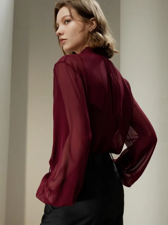 Foto van product Lilysilk Blouse 'Georgette Bluse mit Bindekragen' rood