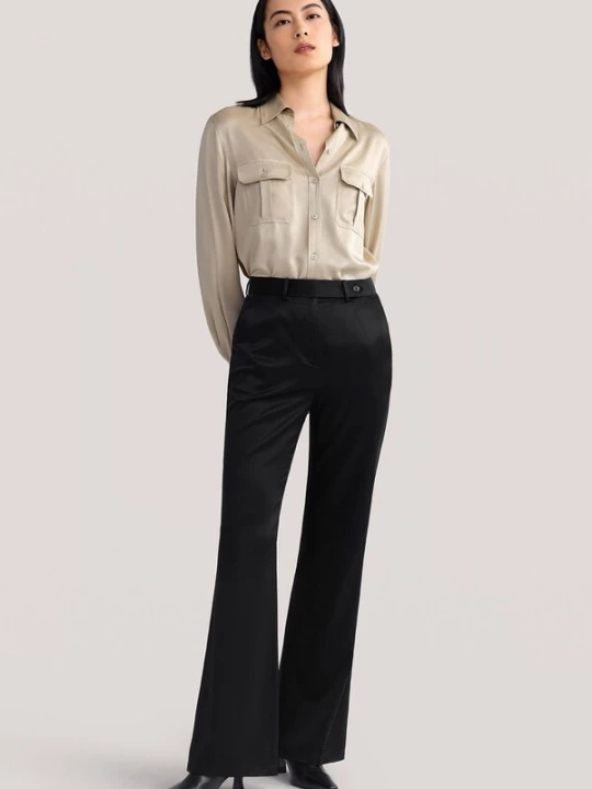 Foto van product Lilysilk Blouse 'Hemd aus sandgewaschener Seide mit Schulterklappen' beige