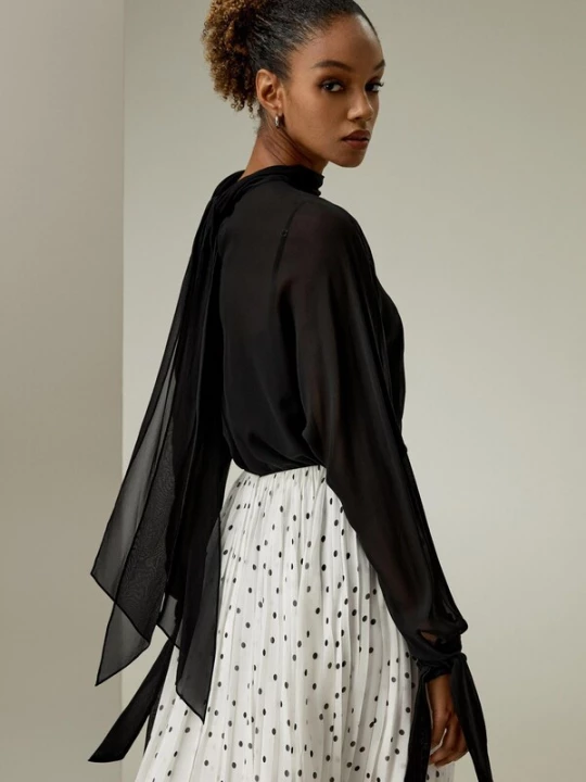 Foto van product Lilysilk Blouse 'Seide Blusen-Set mit Fledermausärmeln' zwart