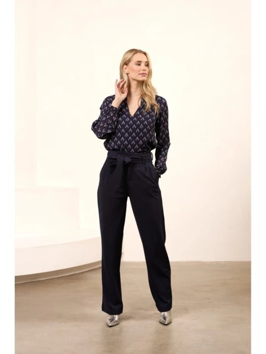 Foto van product LOFTY MANNER Top 'QJ01 - Blouse Eliza' blauw