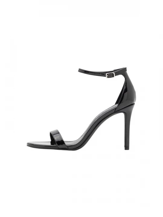 Foto van product Madden Girl Sandalen met riem 'Brazen' zwart