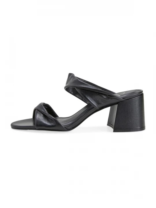 Foto van product Mangara Atelier Muiltjes 'Xaxim Damen Mules Ziegenleder Schwarz Blockabsatz 6, 5 cm' zwart