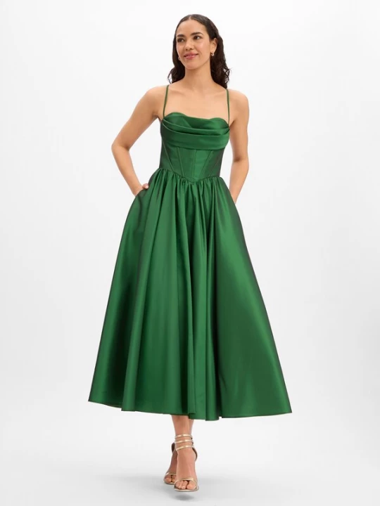 Foto van product Marie Lund Avondjurk groen