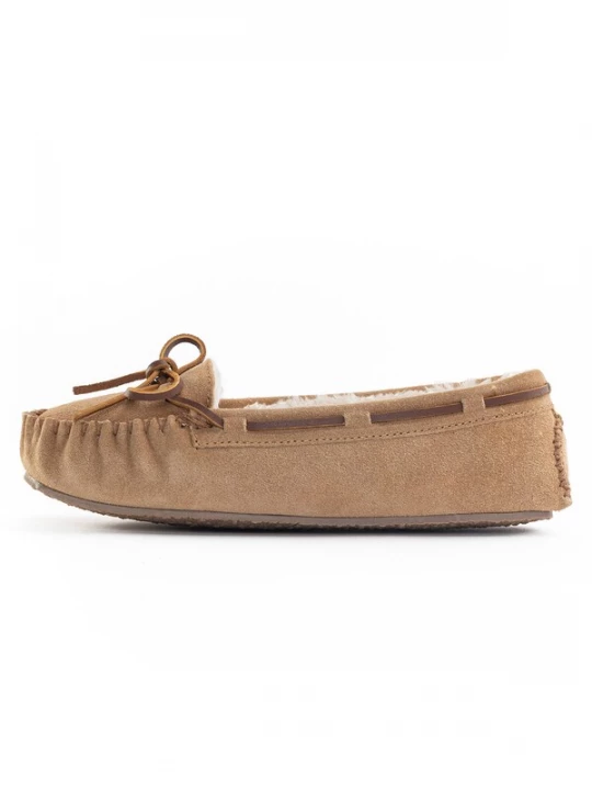 Foto van product Minnetonka Huisschoenen 'Cally' bruin