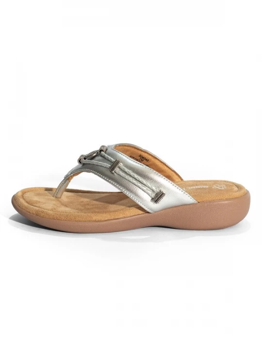 Foto van product Minnetonka Teenslipper 'Silverthorne' zilver