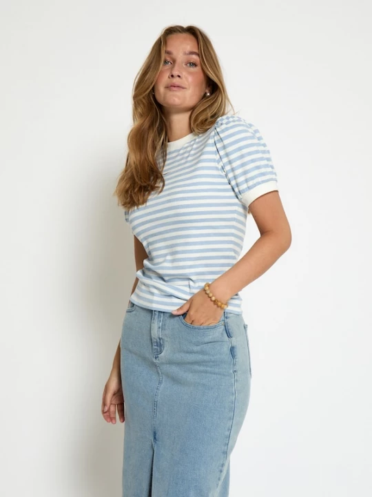 Foto van product minus Shirt 'Johanna' lichtblauw / wit