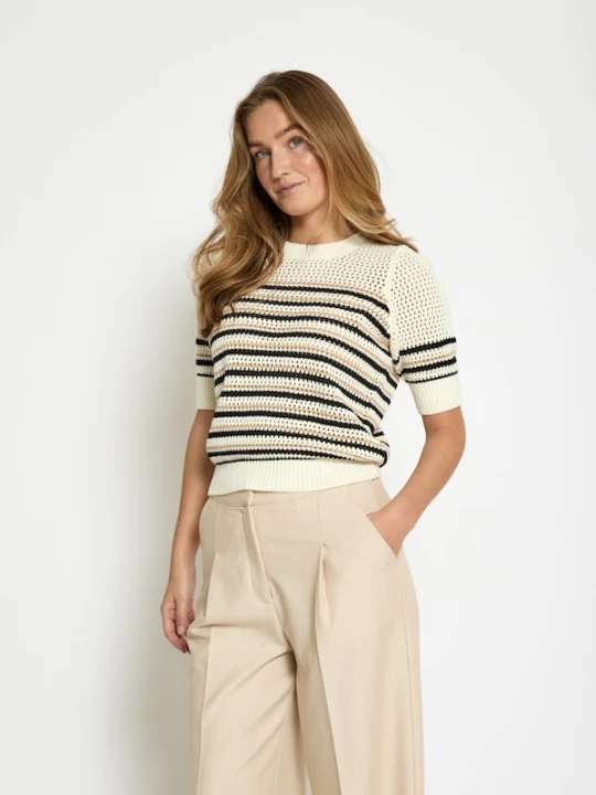 Foto van product minus Shirt 'Kenzana' beige / zwart / wit