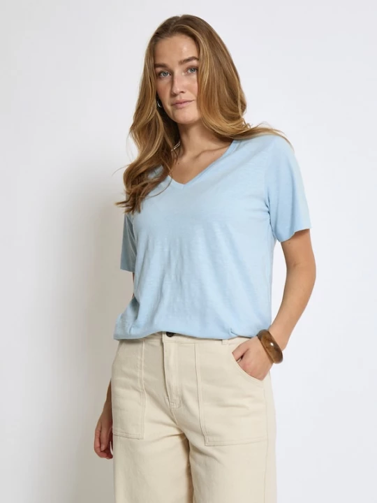 Foto van product minus Shirt 'Leti' lichtblauw