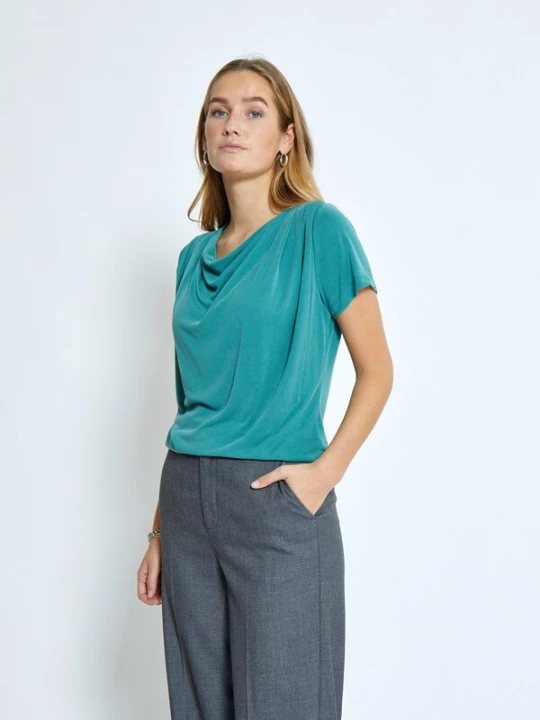 Foto van product minus Shirt 'Soleima' smaragd