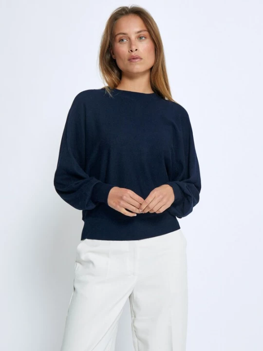 Foto van product minus Top 'Dana' donkerblauw