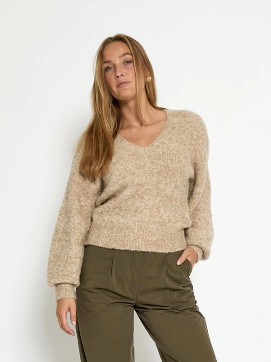 Foto van product minus Trui 'Jennie ' sand