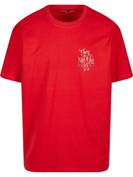 Foto van product MT Upscale Shirt 'Not Like Us' lichtrood / wit