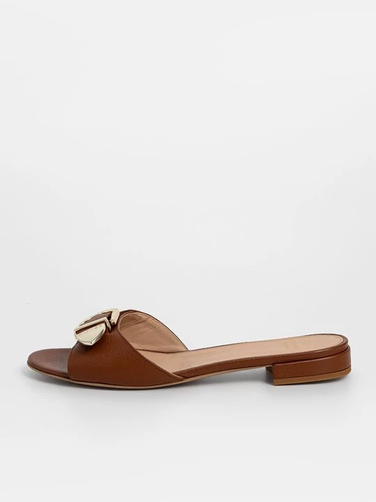 Foto van product Muiltjes Aigner cognac