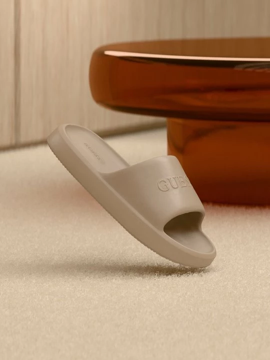 Foto van product Muiltjes Guess taupe