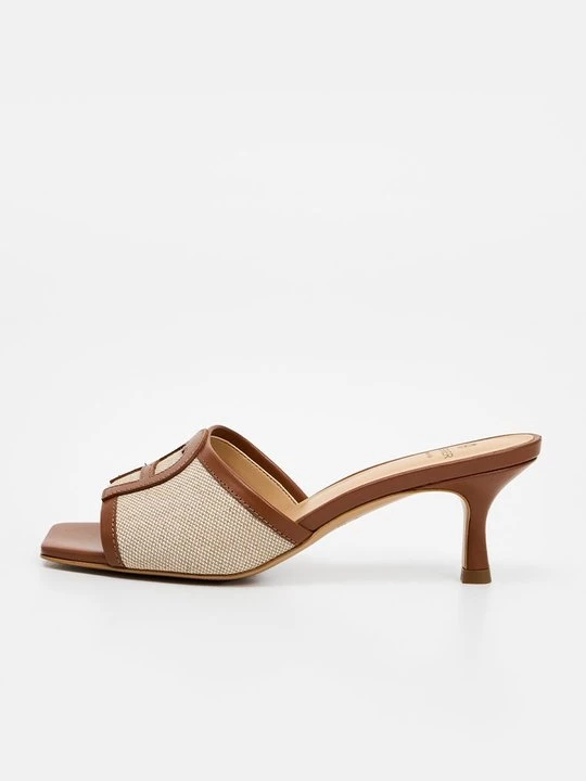 Foto van product Muiltjes met hak Aigner taupe