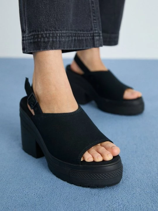 Foto van product Muiltjes met hak Converse zwart
