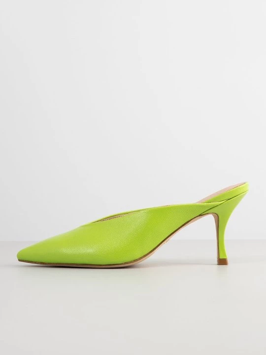 Foto van product Muiltjes met hak Stuart Weitzman neongroen