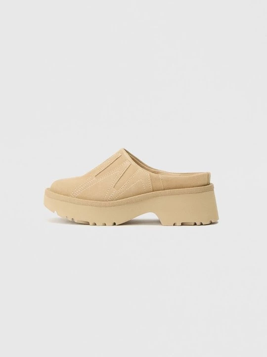 Foto van product Muiltjes met hak UGG zandkleur