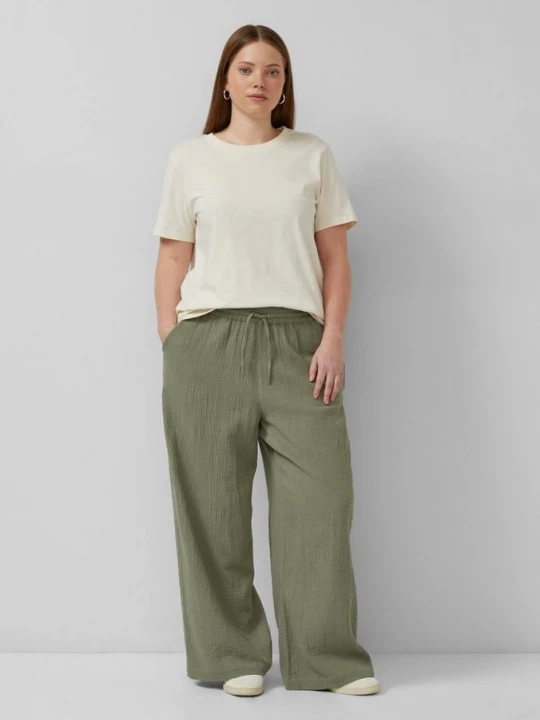 Foto van product Musslin broek met elastiek in de taille en wijde pijpen QS olijfgroen