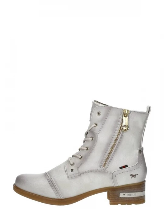 Foto van product MUSTANG Veterschoen 'Veterschoenen Hoog' offwhite