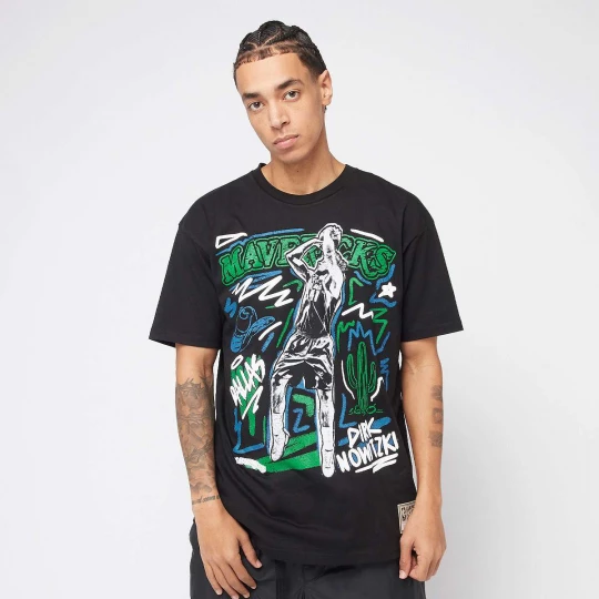 Foto van product NBA Chalked Up Tee Dallas Mavericks Mitchell & Ness zwart