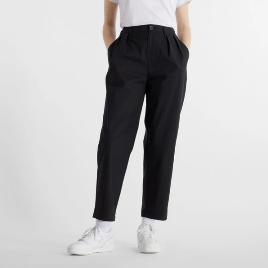 Foto van product new balance Bandplooibroek 'Boylston' zwart