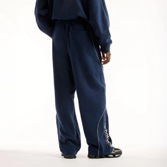 Foto van product new balance Broek 'Trackside' navy / wit