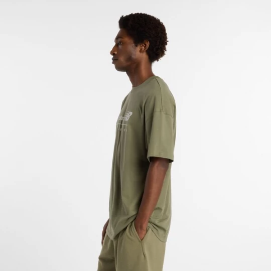 Foto van product new balance Shirt olijfgroen / wit