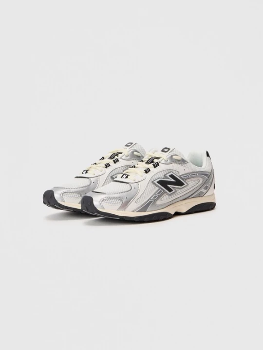 Foto van product new balance Sneakers laag '204' zwart / zilver / natuurwit