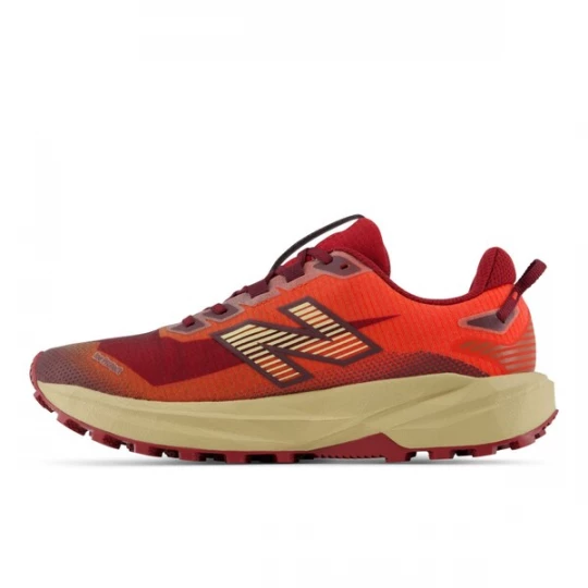 Foto van product new balance Sneakers laag 'FuelCell Rebel Trail' rood / lichtrood / donkerrood