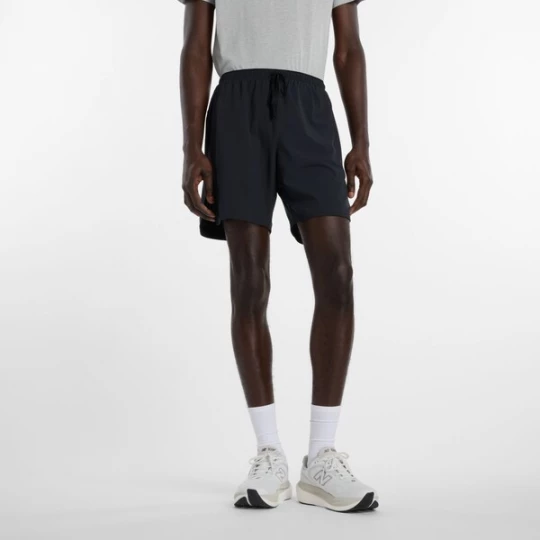 Foto van product new balance Sportbroek 'RC Essential Short 7"' zwart
