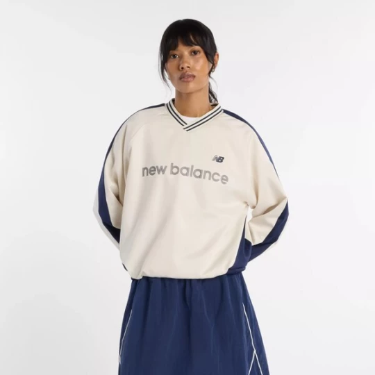 Foto van product new balance Sweatshirt navy / wolwit