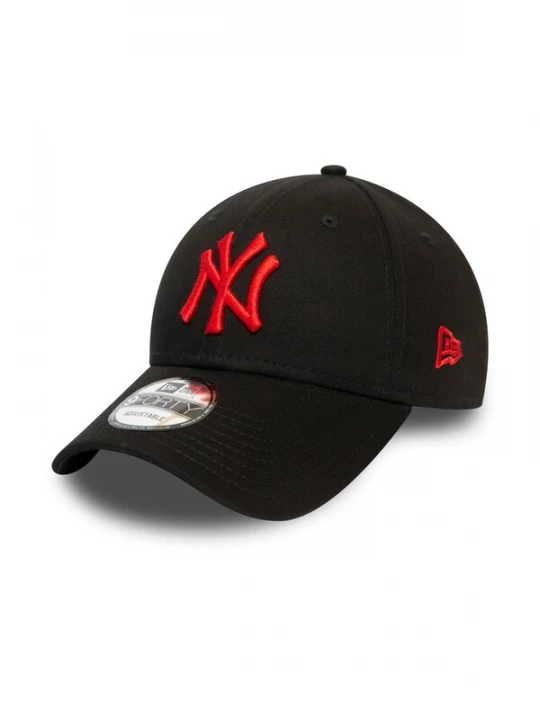 Foto van product NEW ERA Pet 'LEAGUE ESSENTIAL 940 NEYYAN' rood / zwart
