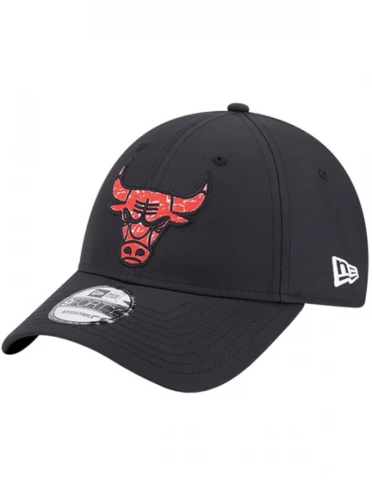 Foto van product NEW ERA Pet 'New Era NBA 9FORTY Chicago Bulls Cap' zwart